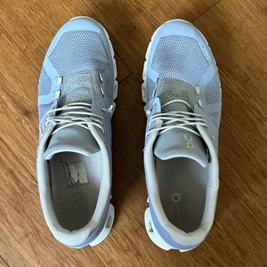 On Cloud Light purple Running Sneakers